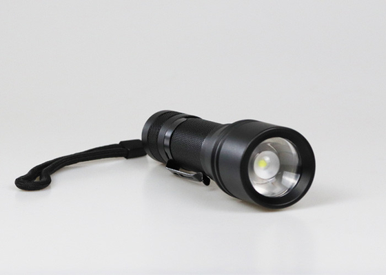 1000 Lumen Zoomable Rechargeable Dive Torch 10 Watt Convenient To Operate