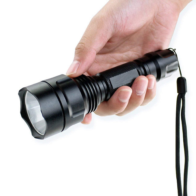 5W 200m Zoomable Tactical Flashlight 2200mAh 18650 Rechargeble Battery